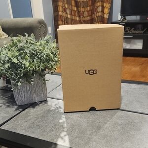 UGG Brown VR Headset